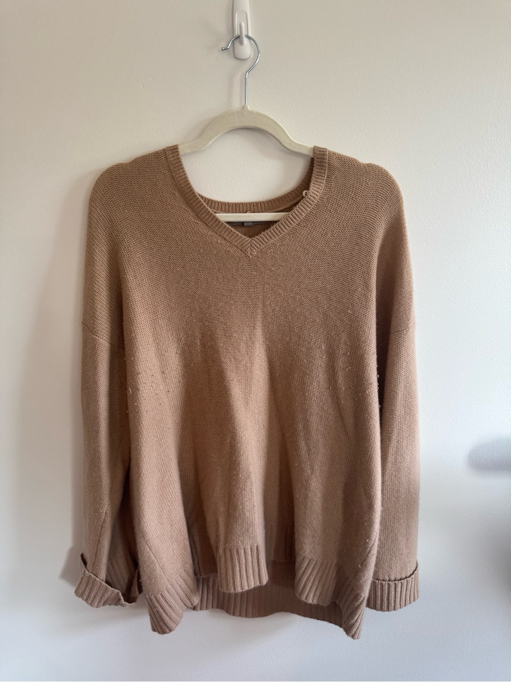 Classic V-Neck Cashmere Women's Sweater in Camel